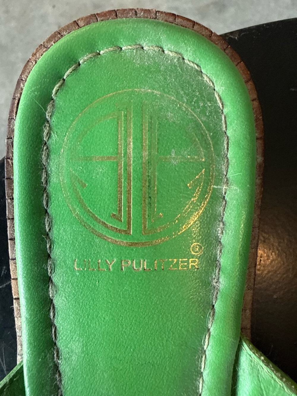 Lilly Pulitzer Green Patent Toe-Post Sandals with Gold Medallions - Picture 3 of 3